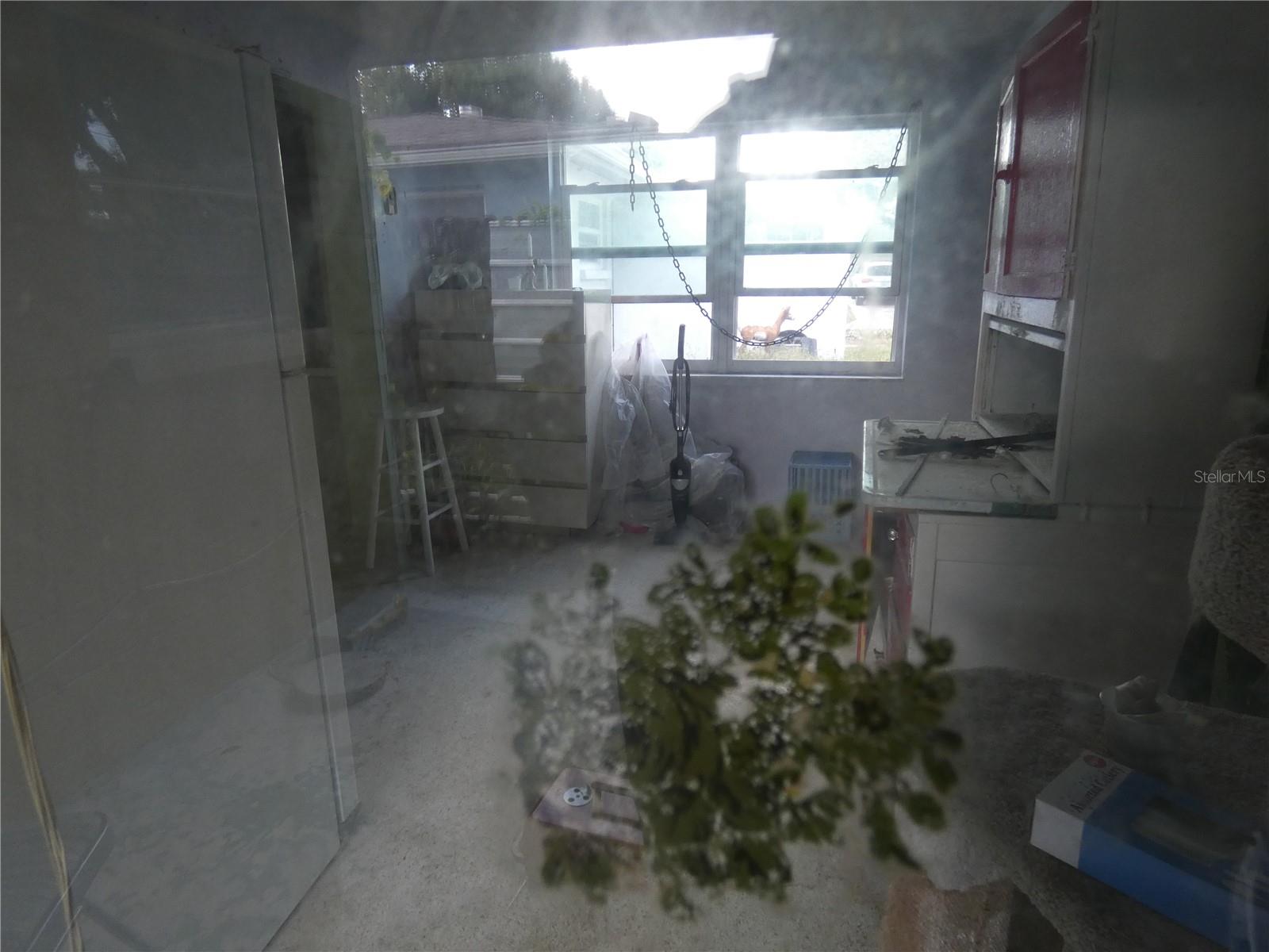 COLONIAL MANOR - Residential