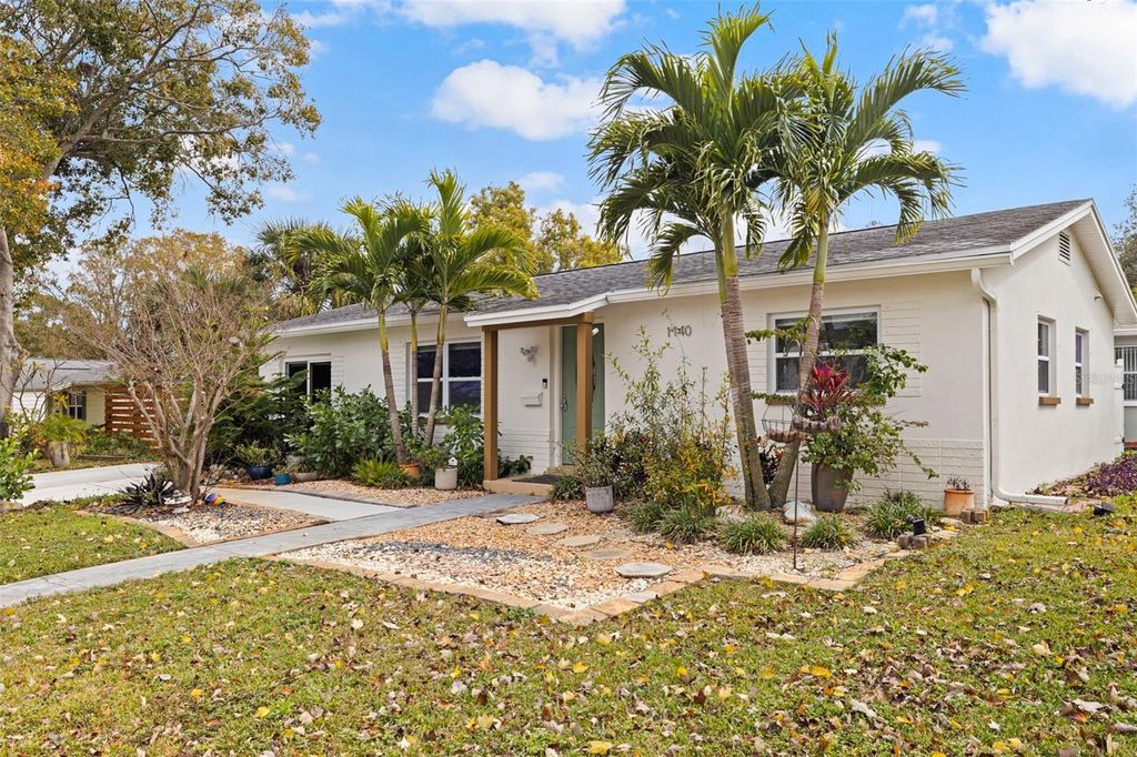 Photo of 1140 49th Avenue N, St Petersburg, FL 33703 (MLS # TB8466362)