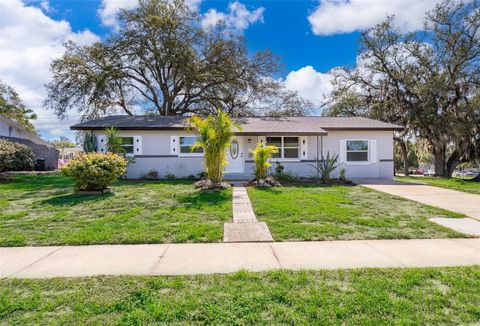 Photo of 3403 Canute Place, Orlando, FL 32818 (MLS # O6309015)