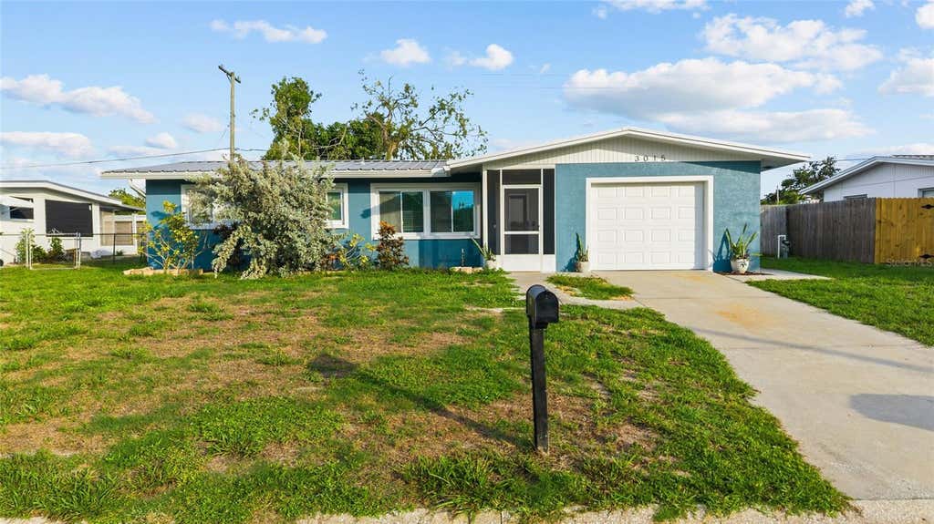 Photo of 3015 Southern Parkway W, Bradenton, FL 34205 (MLS # A4702108)