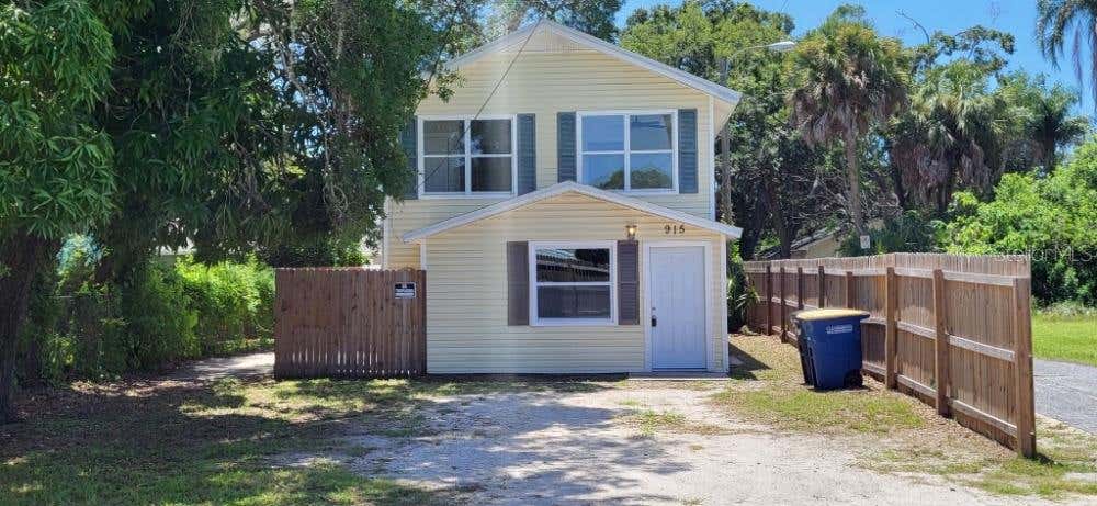 Photo of 915 Seminole Street, Clearwater, FL 33755 (MLS # TB8533467)