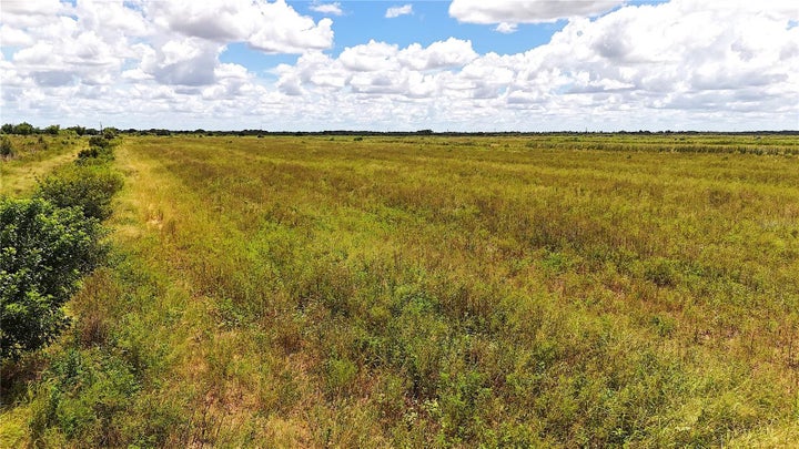 Photo 1 of 30 — 5595 1ST ROAD, LABELLE, FL 33935