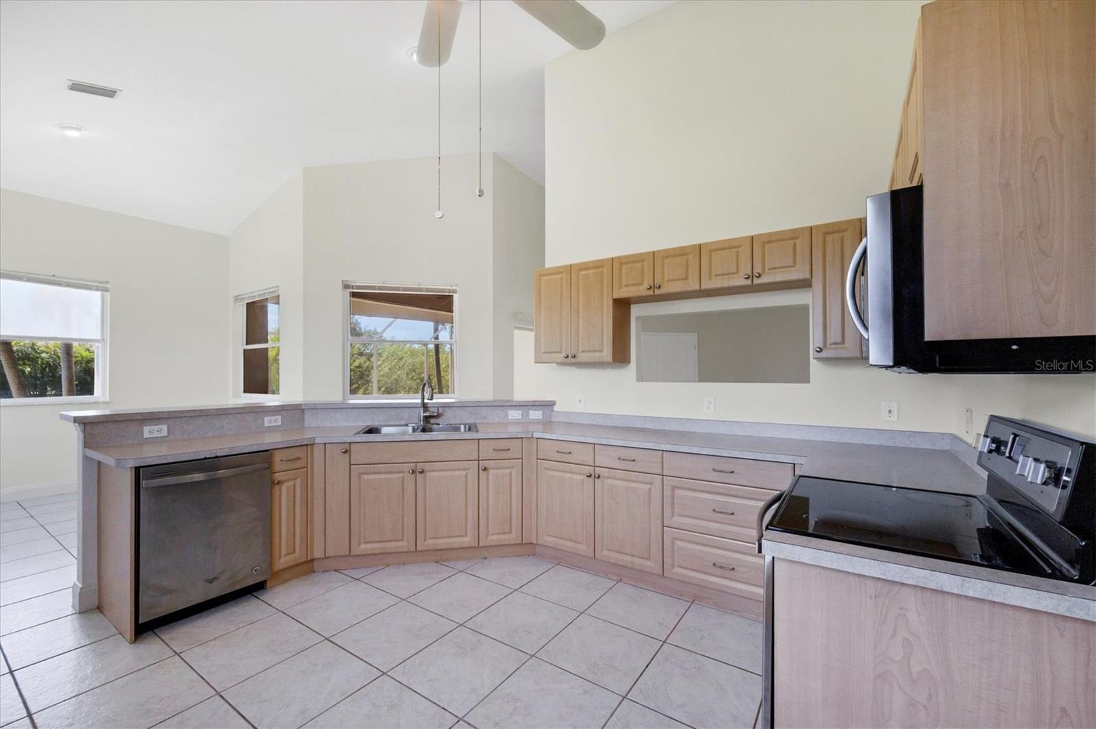 ROTONDA WEST LONG MEADOW - Residential