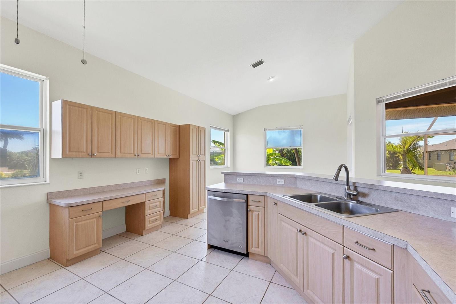 ROTONDA WEST LONG MEADOW - Residential