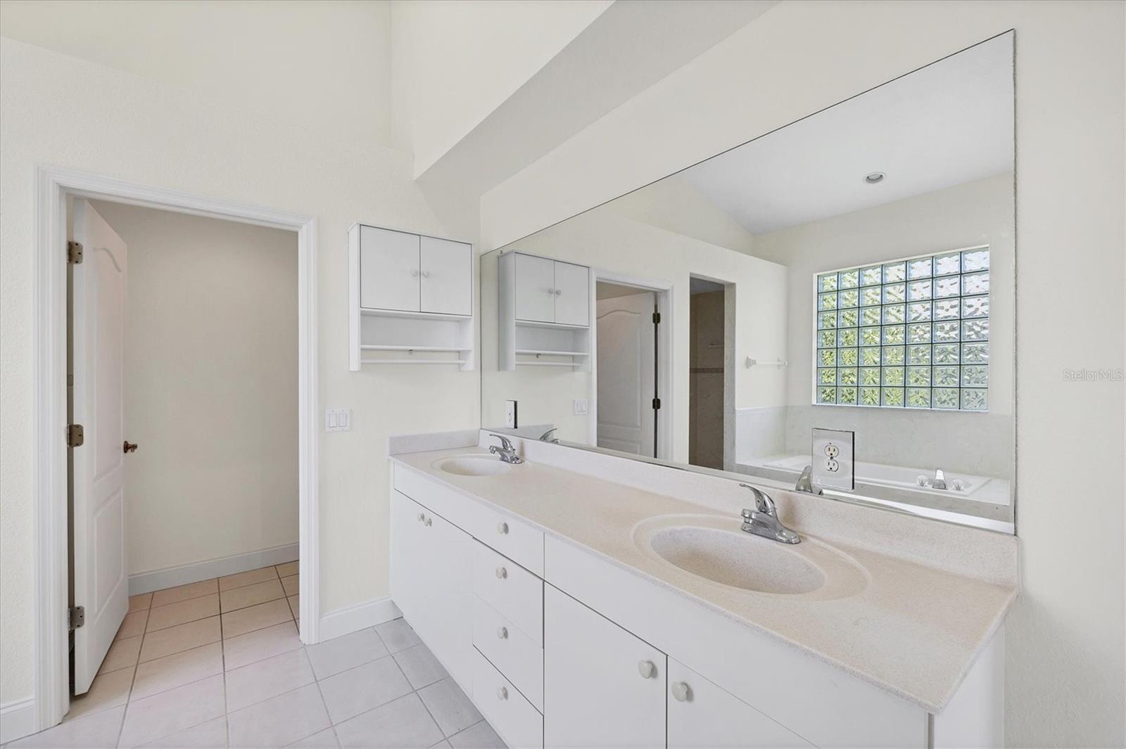 ROTONDA WEST LONG MEADOW - Residential