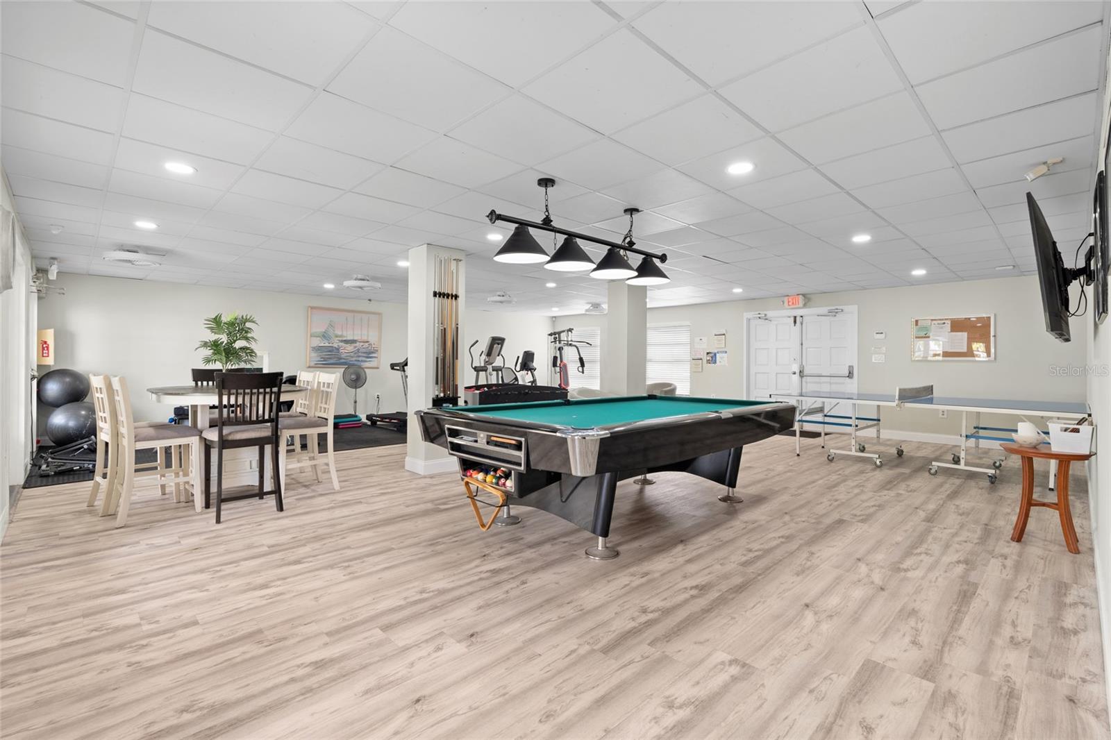 MEDITERRANEAN MANORS - Residential