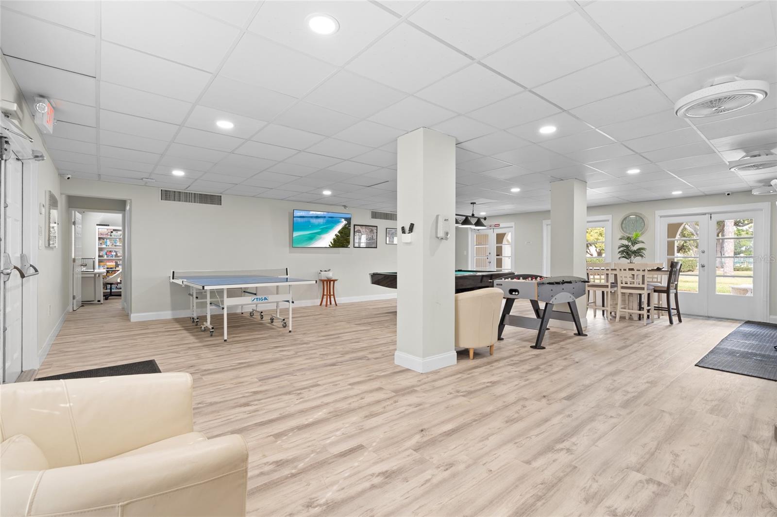 MEDITERRANEAN MANORS - Residential