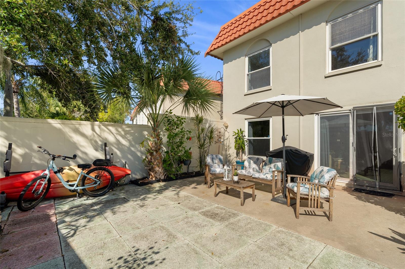 MEDITERRANEAN MANORS - Residential