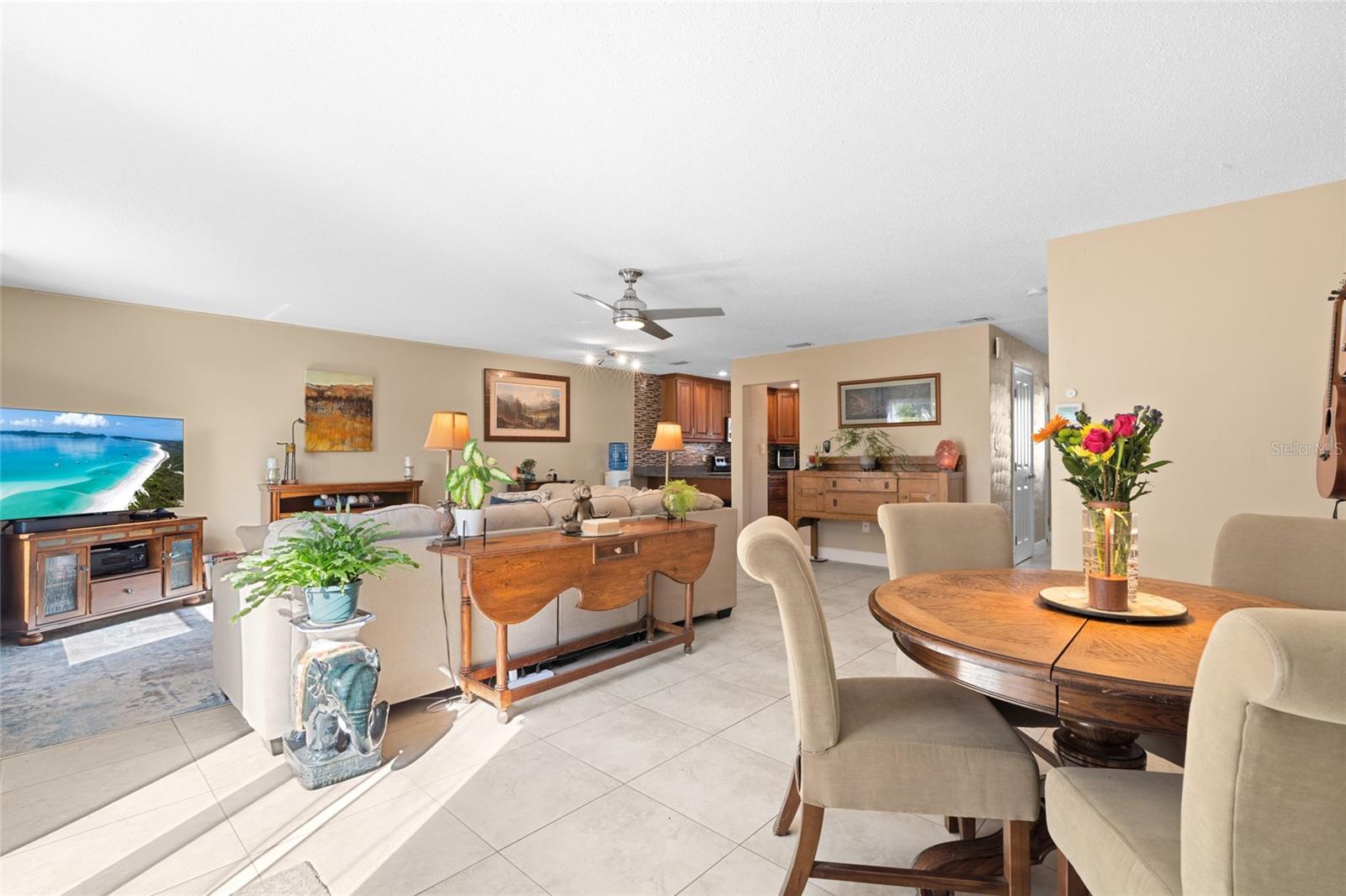 MEDITERRANEAN MANORS - Residential