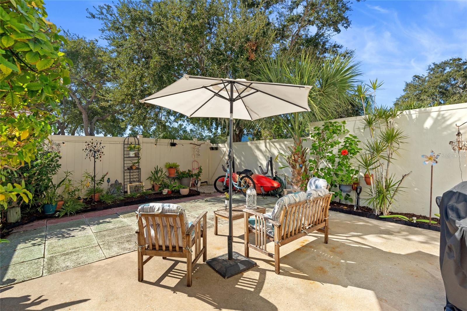 MEDITERRANEAN MANORS - Residential