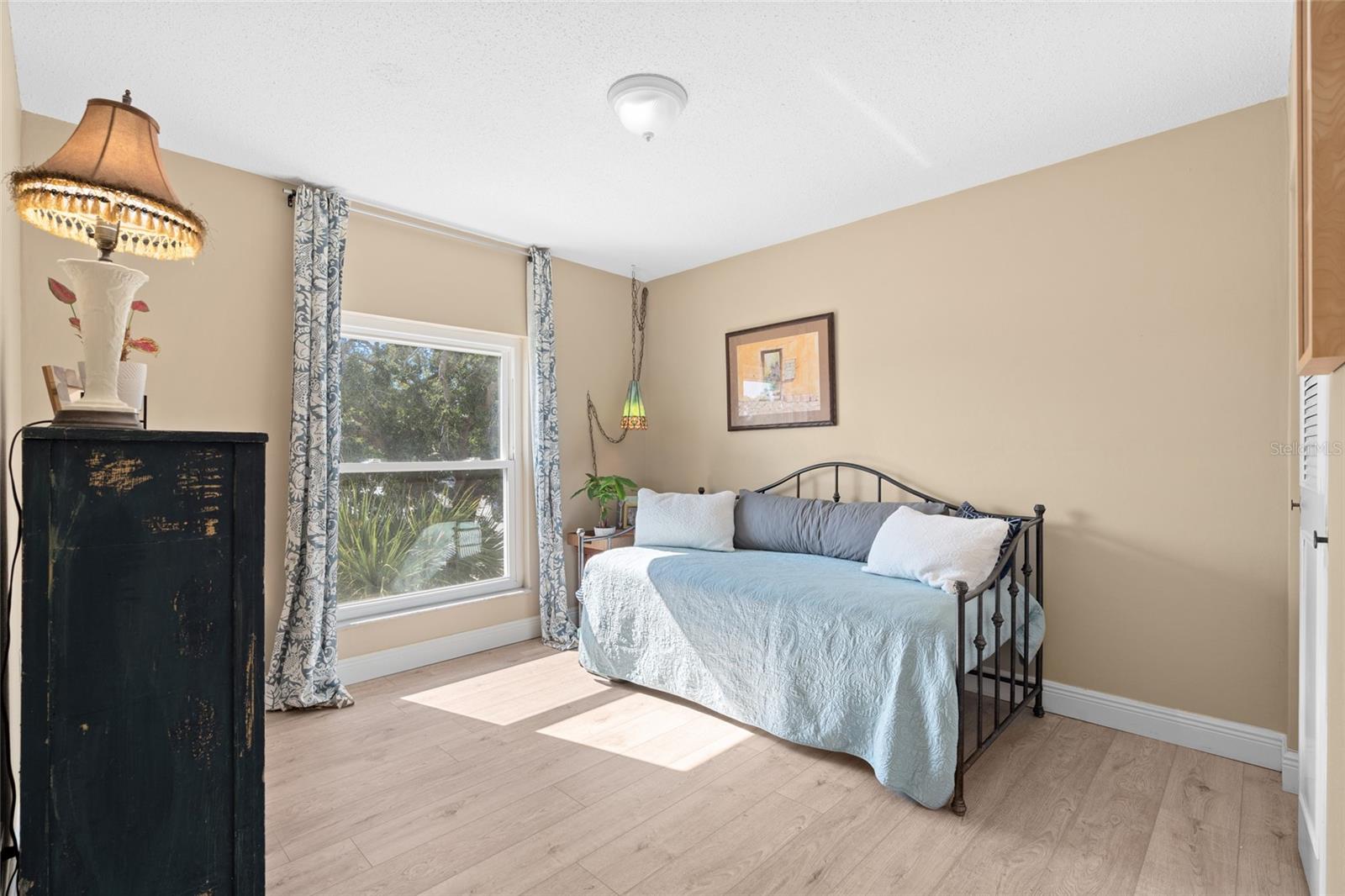 MEDITERRANEAN MANORS - Residential