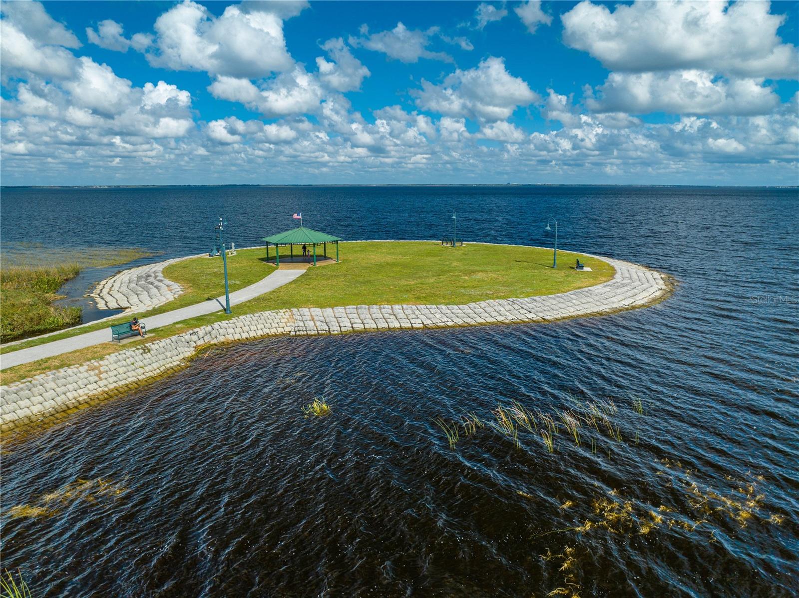 LAKEFRONT ADDN - Residential