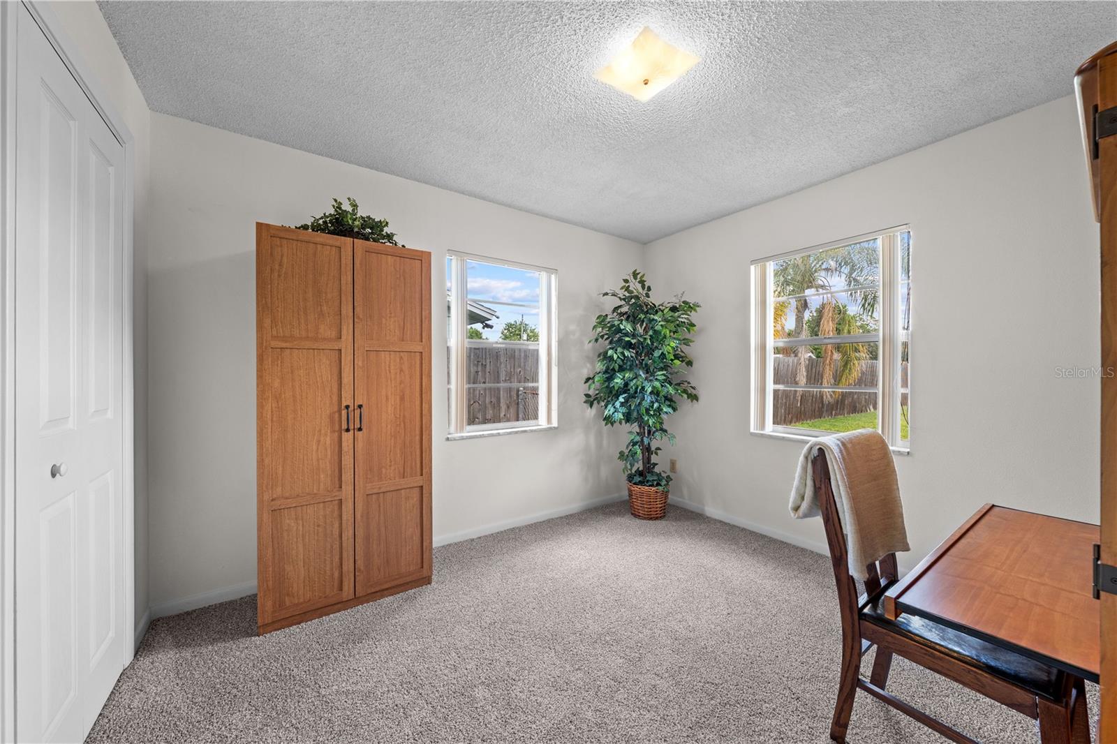 LAKEFRONT ADDN - Residential