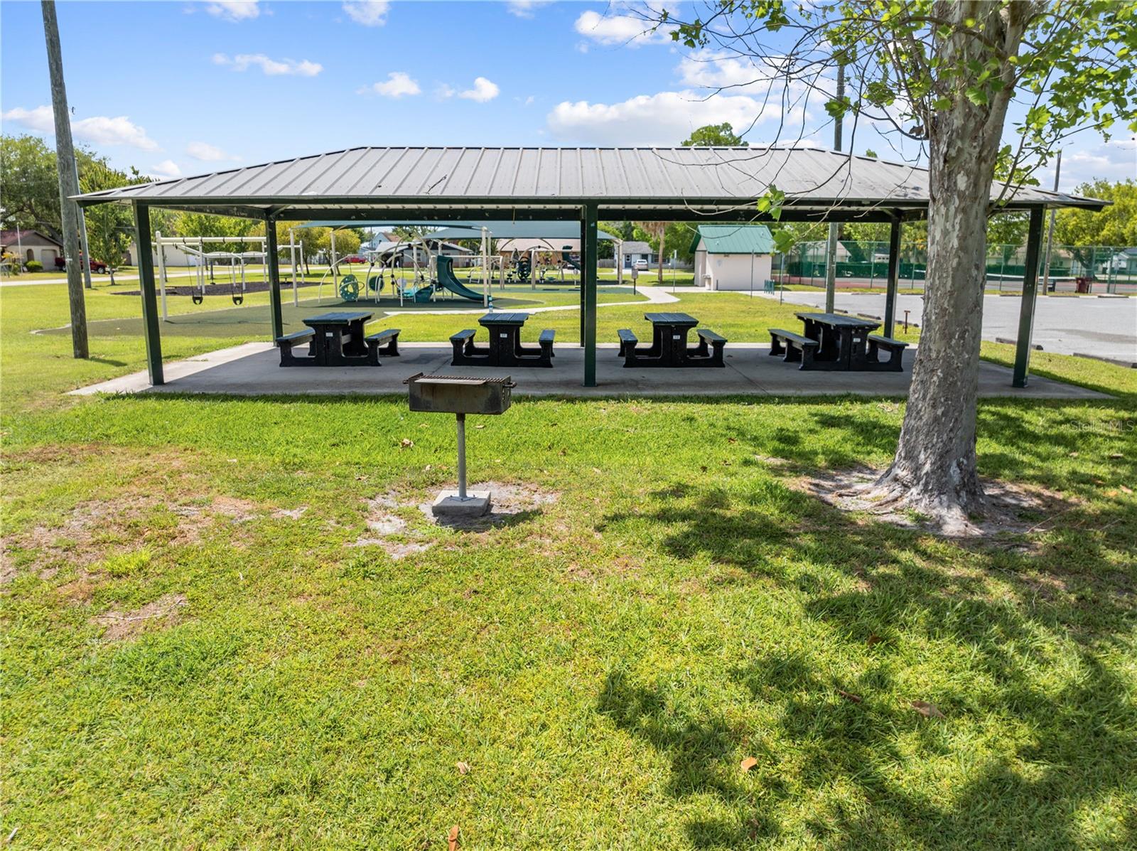 LAKEFRONT ADDN - Residential