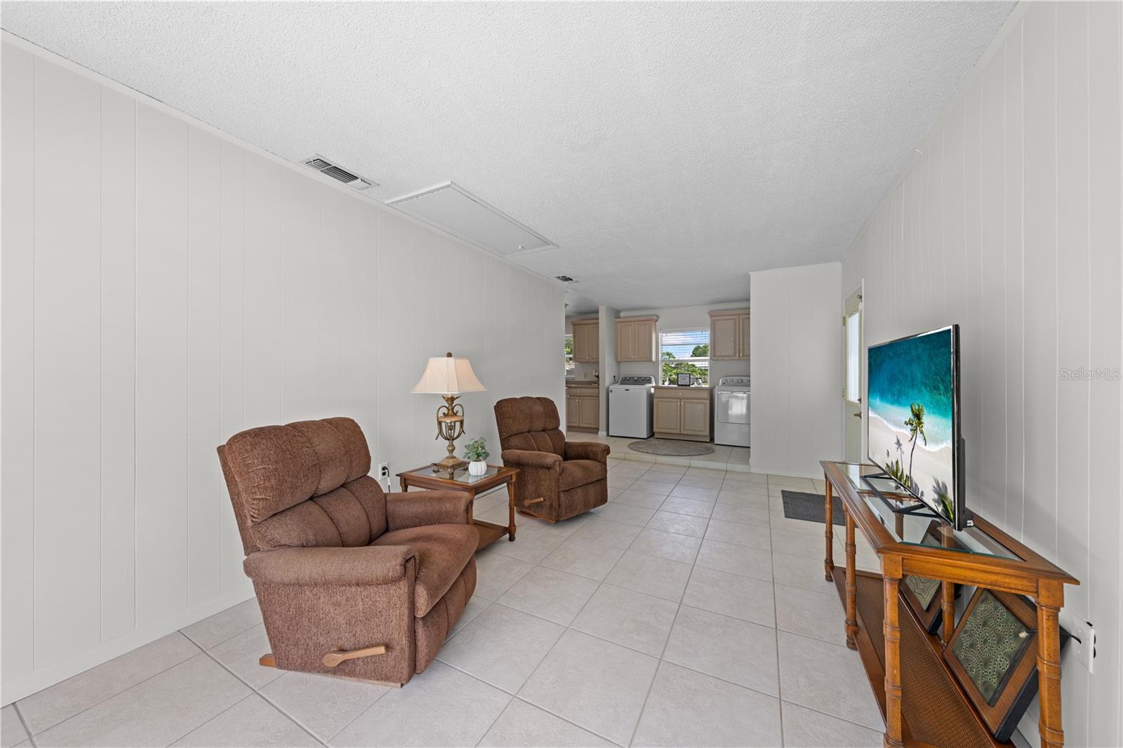 LAKEFRONT ADDN - Residential