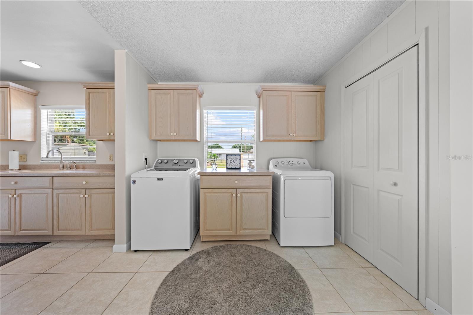 LAKEFRONT ADDN - Residential