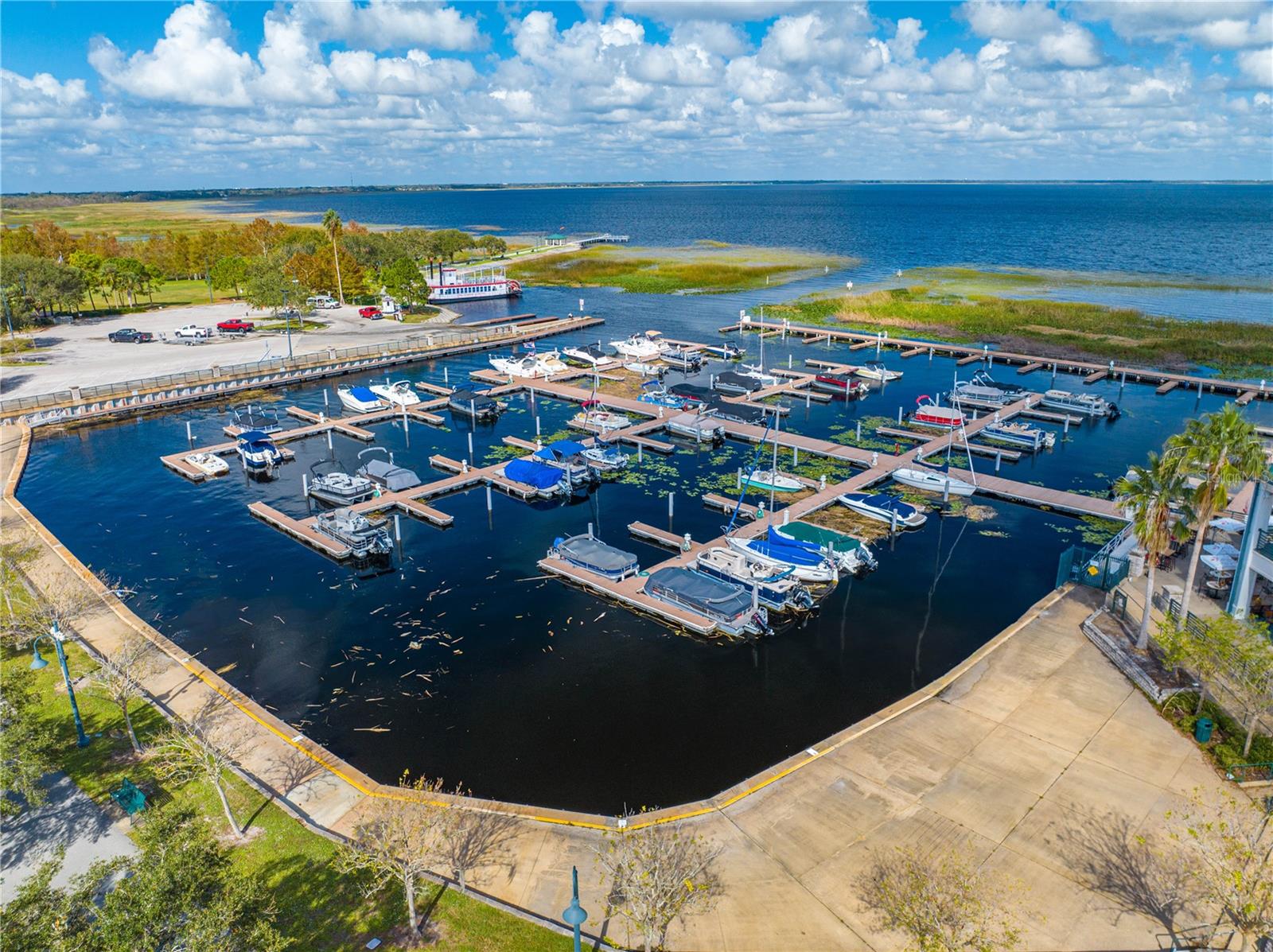 LAKEFRONT ADDN - Residential