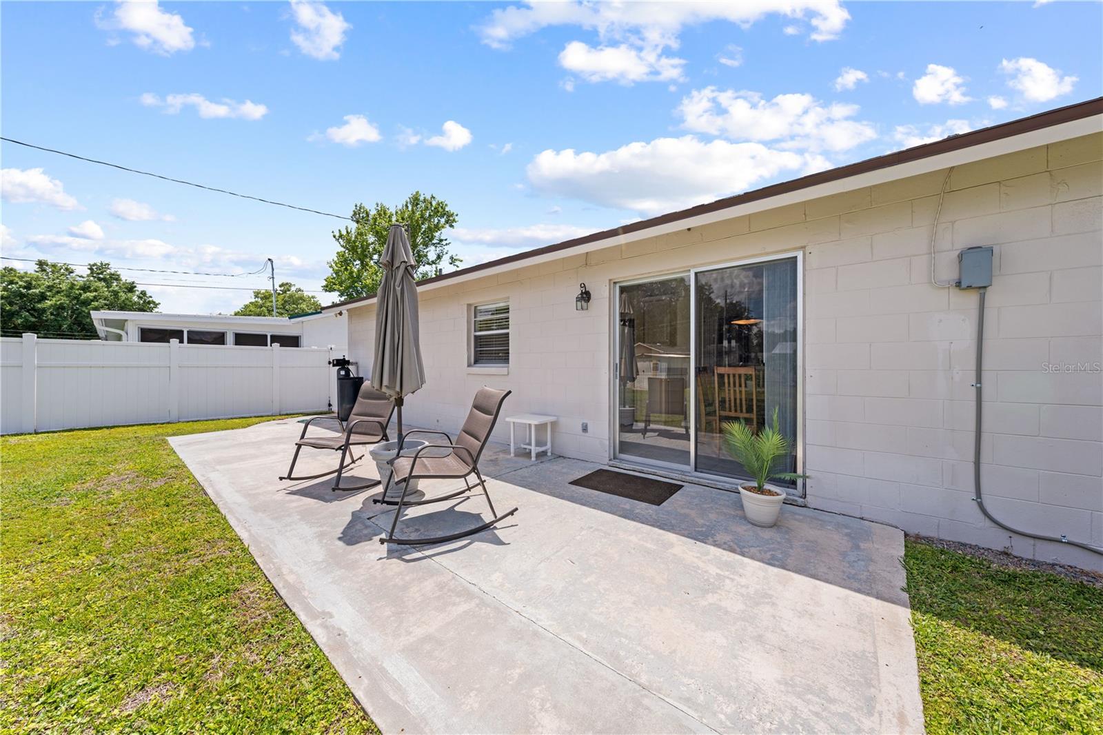 LAKEFRONT ADDN - Residential