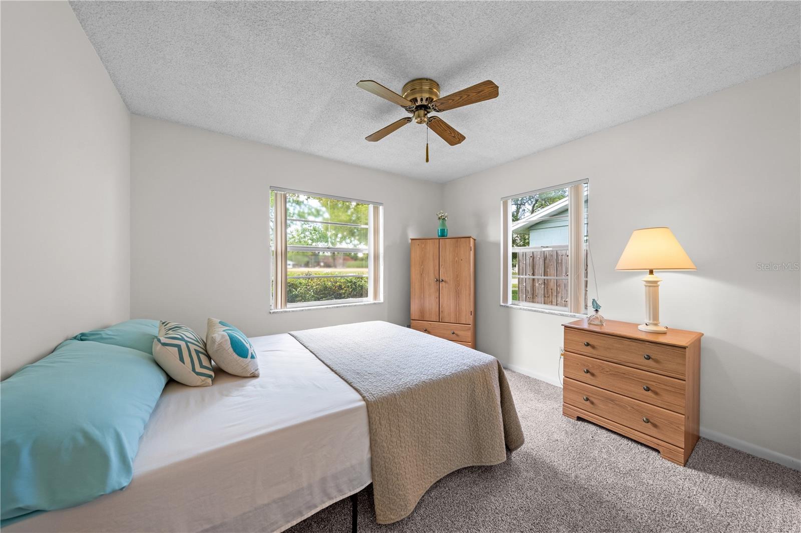 LAKEFRONT ADDN - Residential