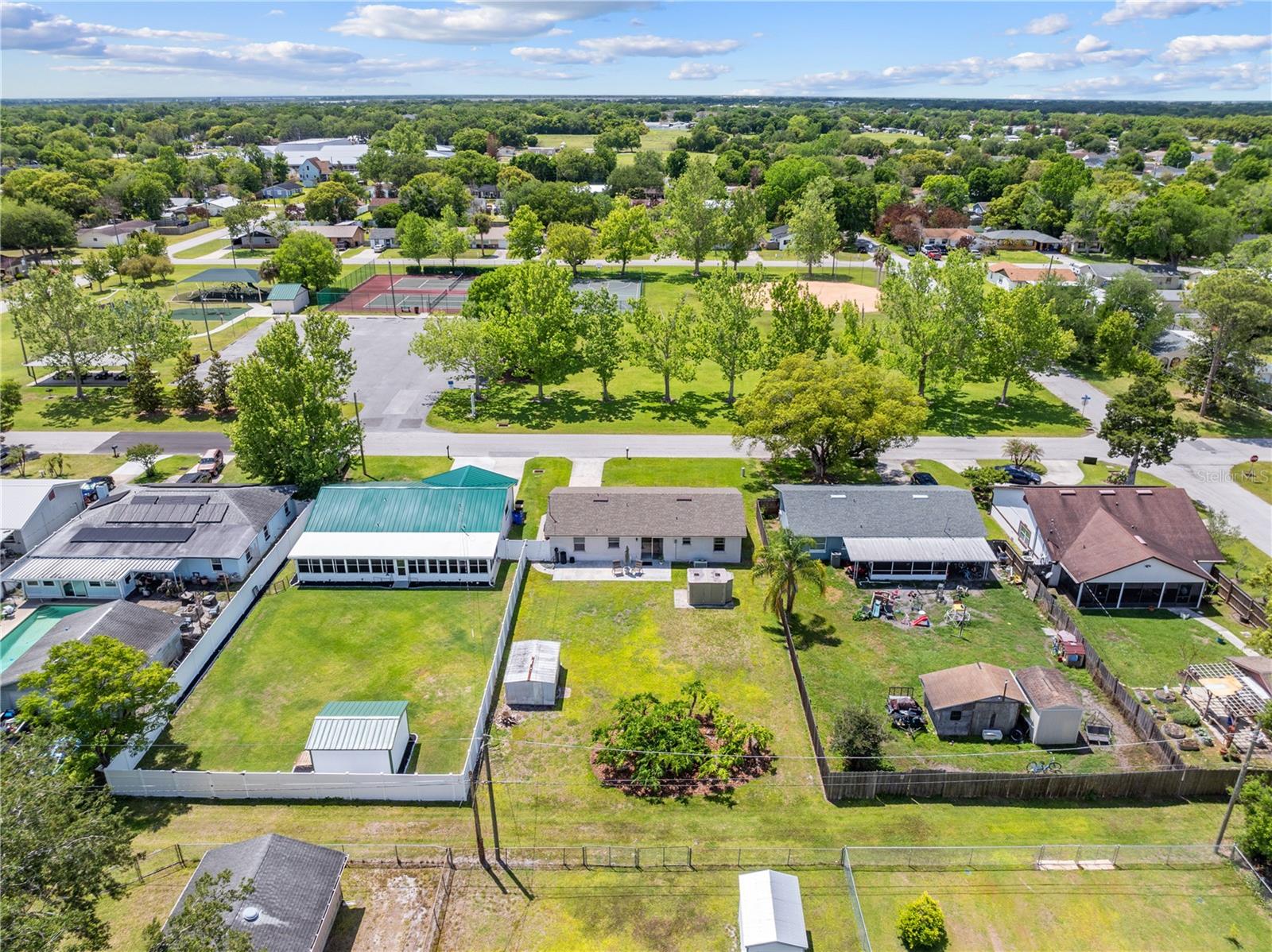 LAKEFRONT ADDN - Residential