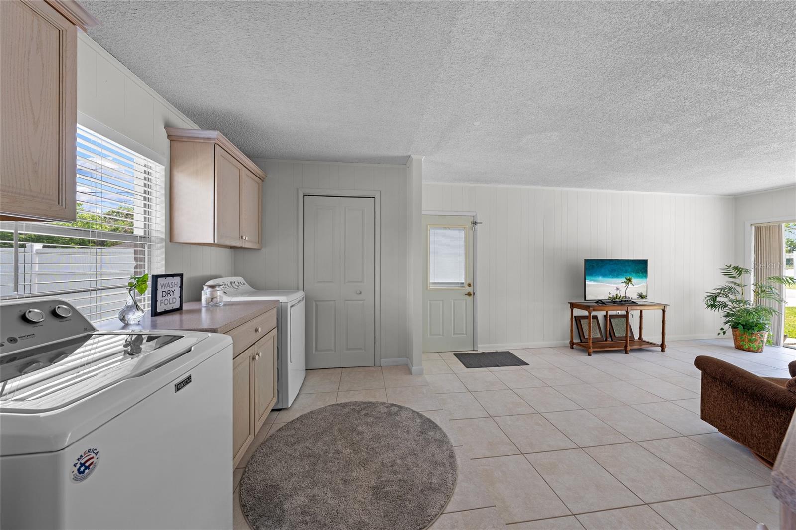 LAKEFRONT ADDN - Residential