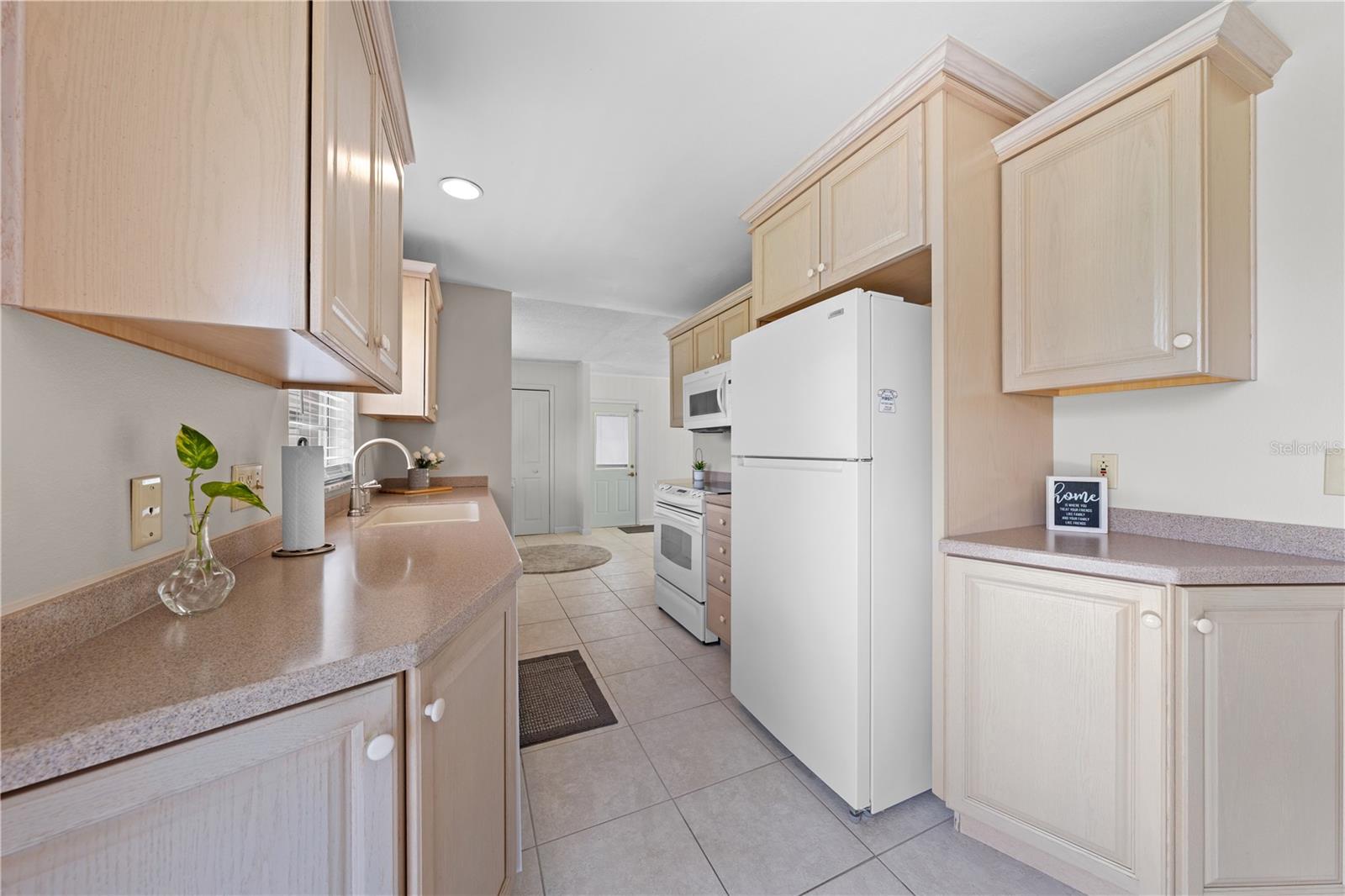LAKEFRONT ADDN - Residential