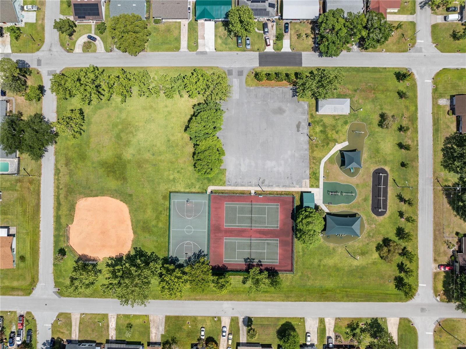 LAKEFRONT ADDN - Residential