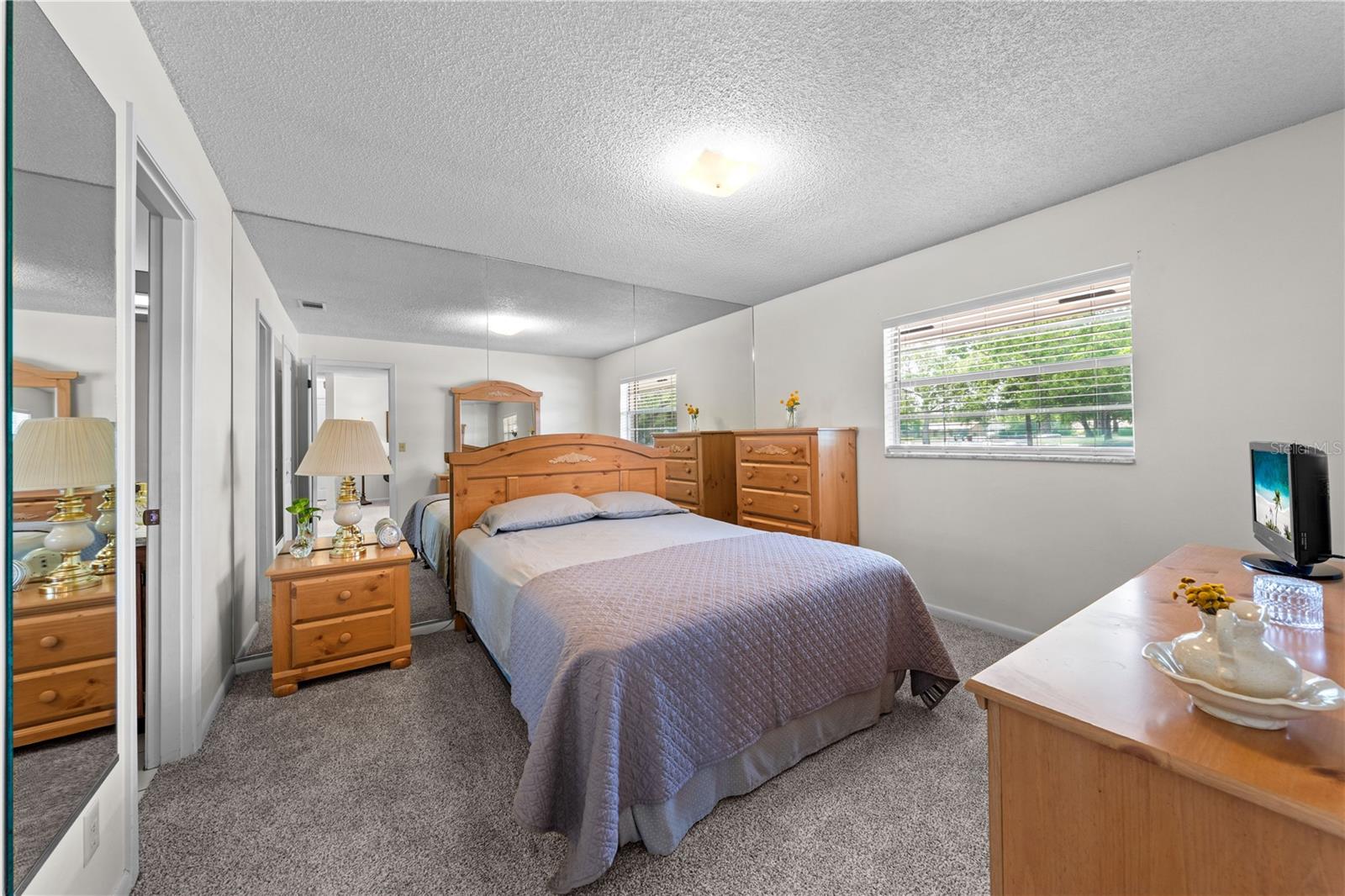 LAKEFRONT ADDN - Residential