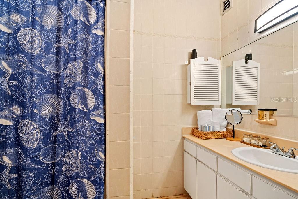 CRESCENT BEACH - Residential Lease