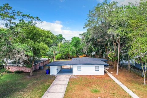 A home in LAKELAND