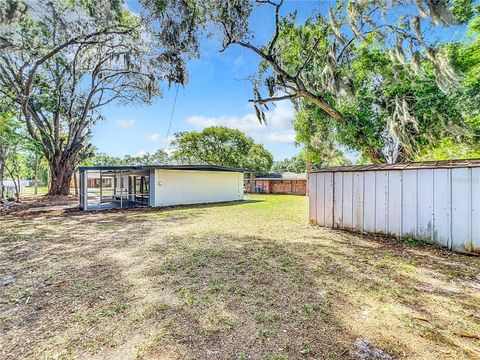 A home in LAKELAND