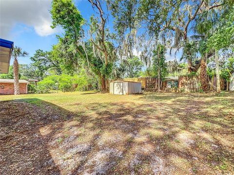 A home in LAKELAND