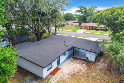 A home in LAKELAND