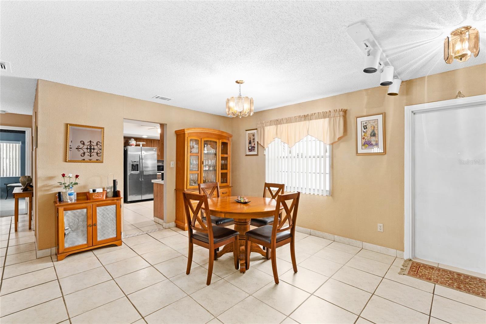 ROLLING OAKS - Residential