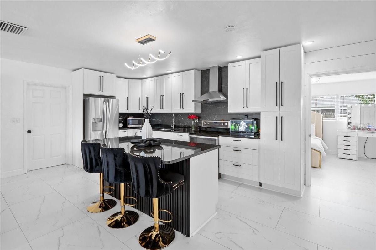 KENNETH CITY - Residential