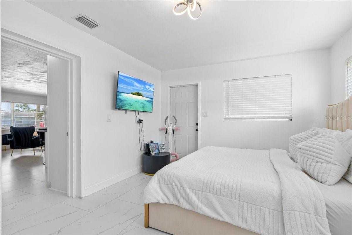 KENNETH CITY - Residential