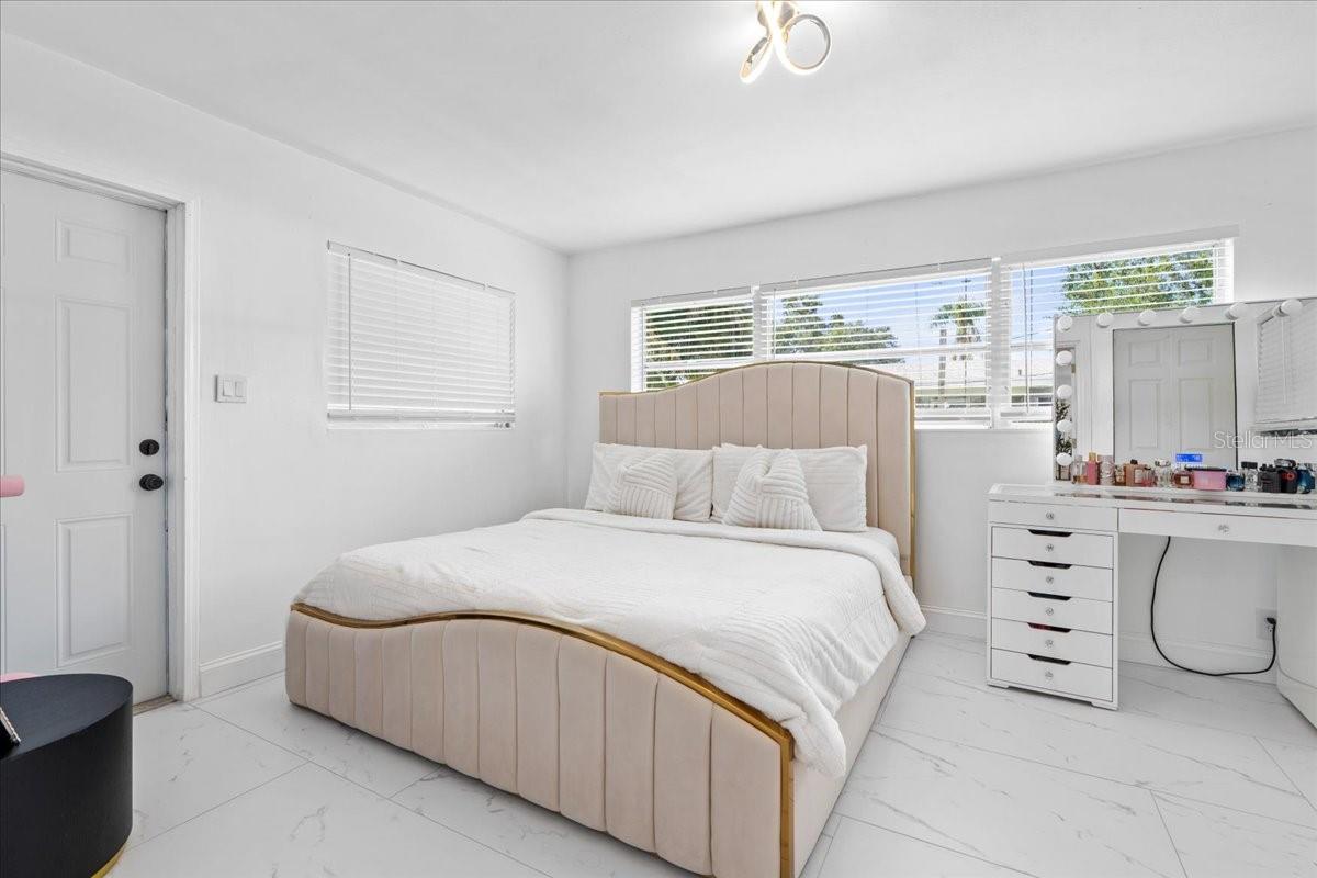 KENNETH CITY - Residential