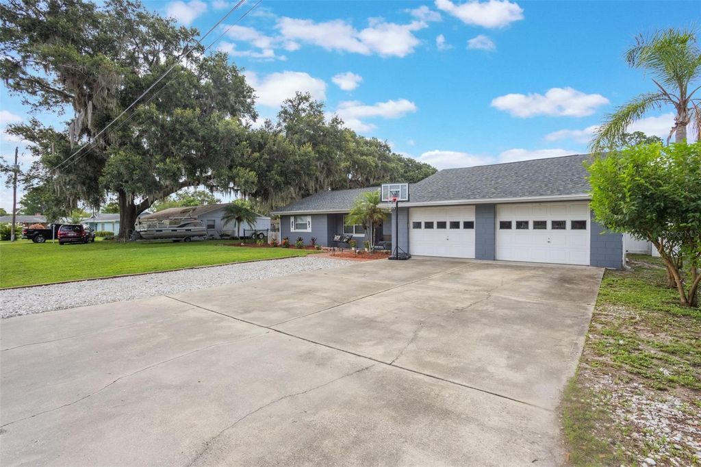 Photo of 11750 Watts Court, Tavares, FL 32778 (MLS # G5098119)