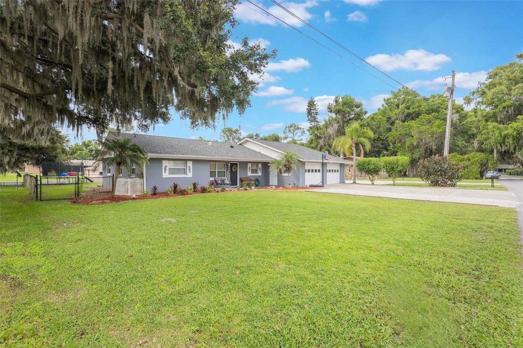 Photo of 11750 Watts Court, Tavares, FL 32778 (MLS # G5098119)