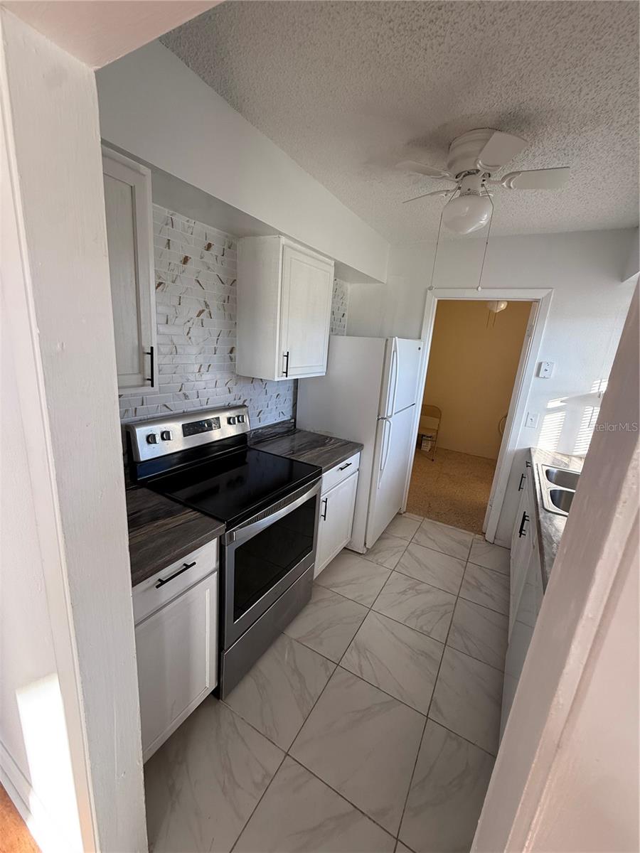 MONROE MANOR - Residential Lease