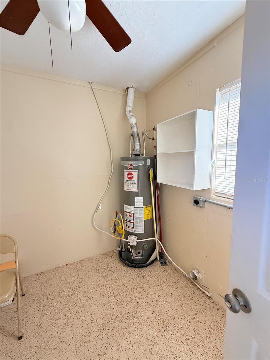 MONROE MANOR - Residential Lease