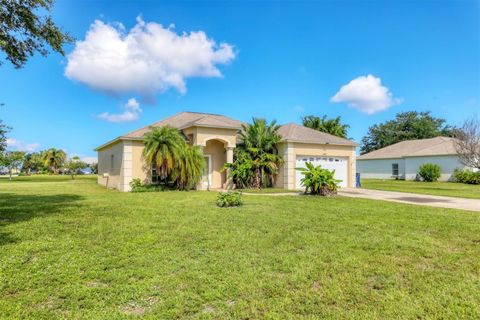 A home in PALMETTO