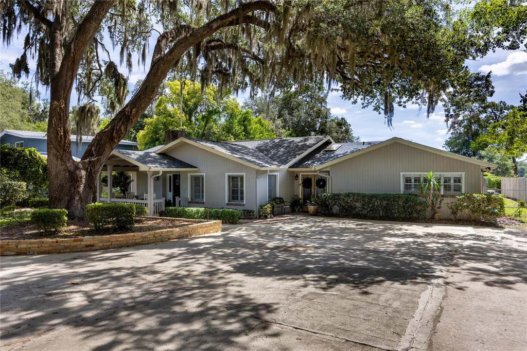Photo of 3933 SE State Road 21, Keystone Heights, FL 32656 (MLS # GC541111)