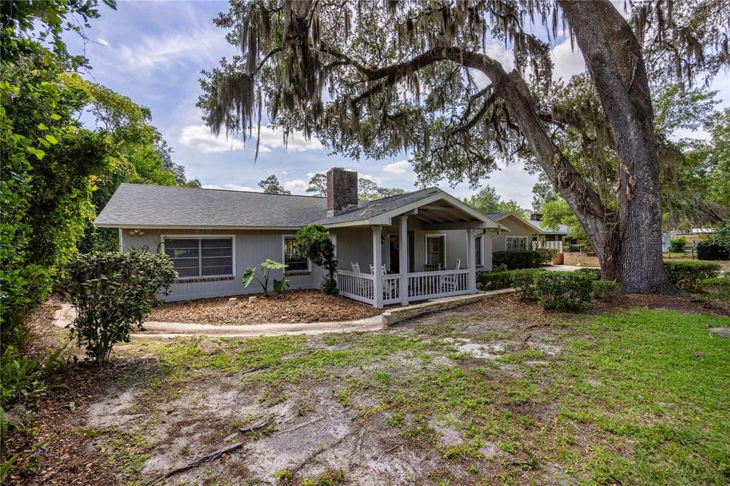Photo of 3933 SE State Road 21, Keystone Heights, FL 32656 (MLS # GC541111)