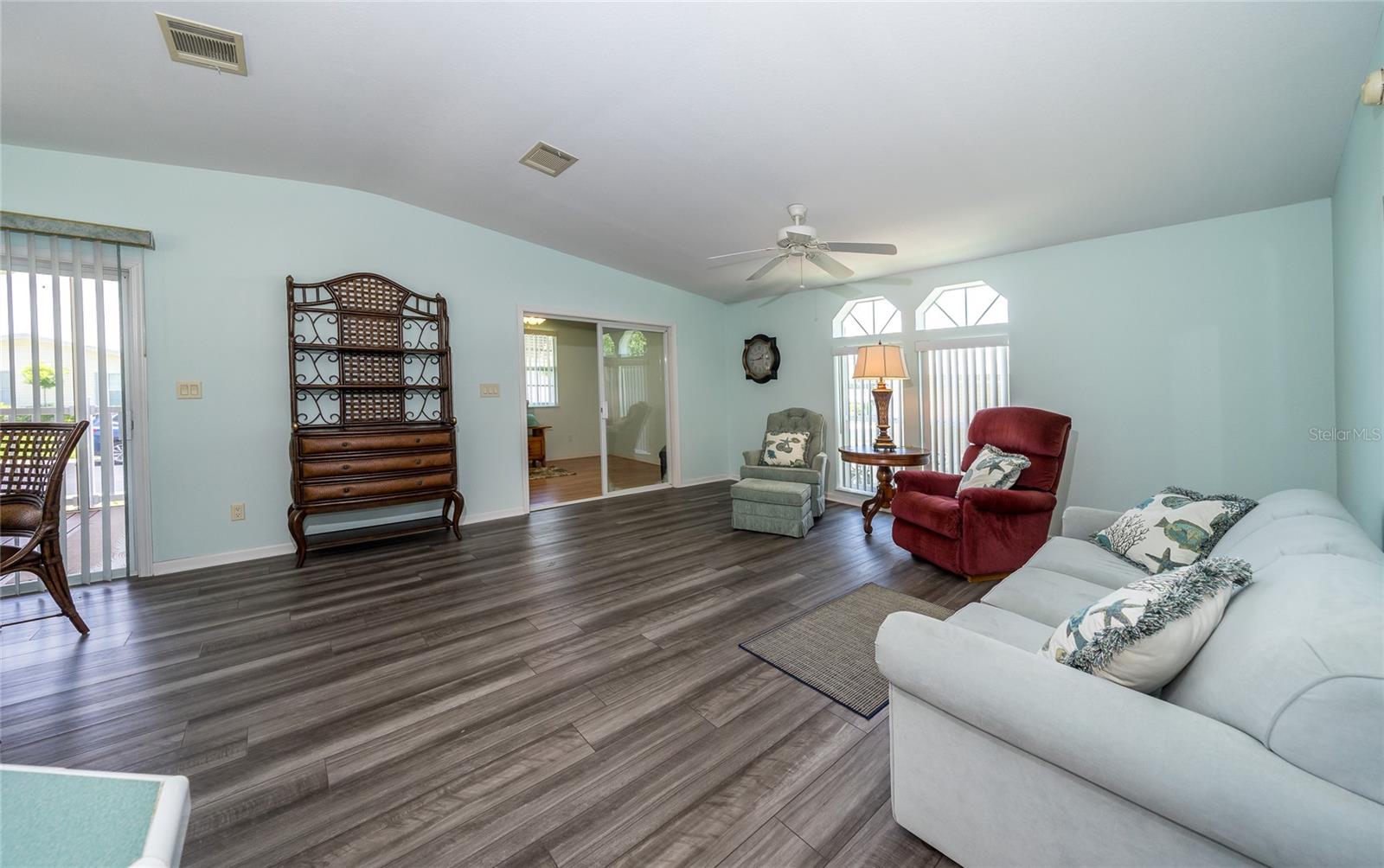 GRAND HORIZONS - Residential