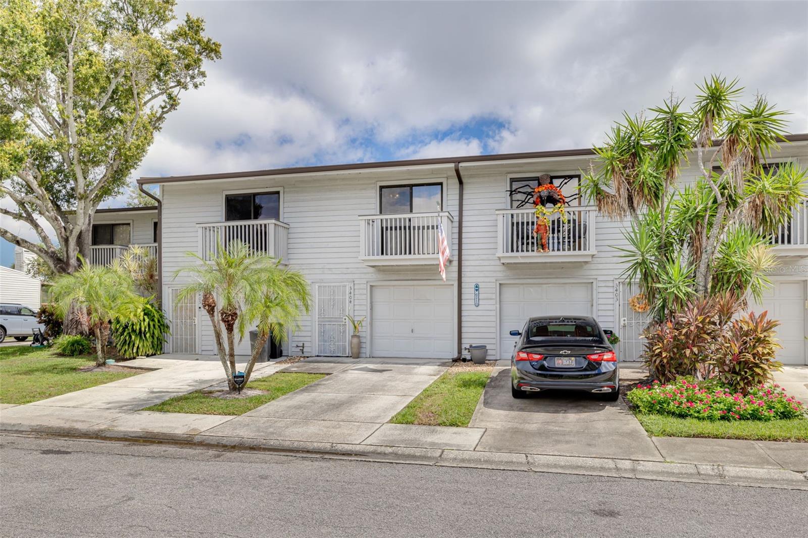 LAKE FOREST CONDO - Residential