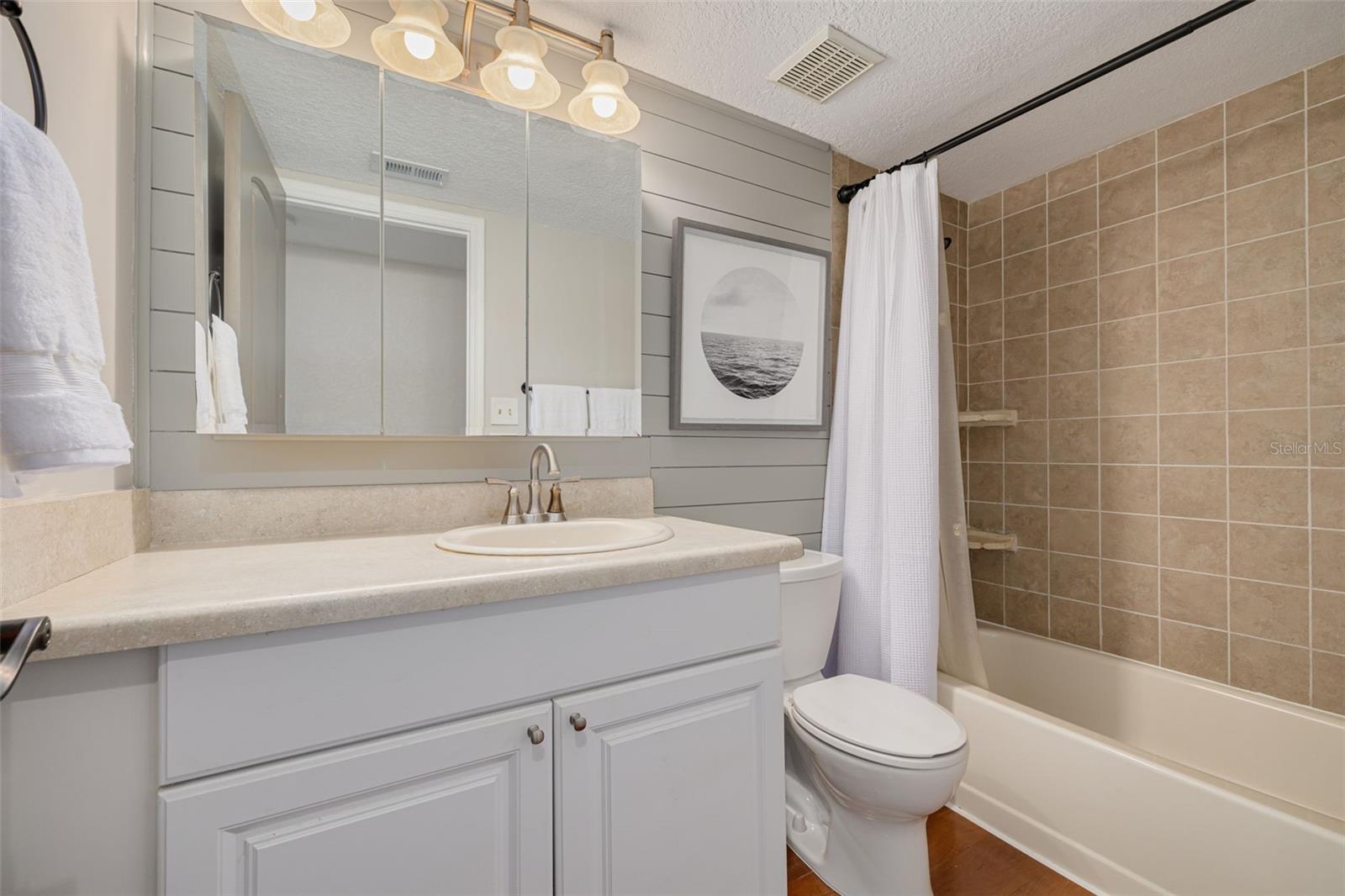 LAKE FOREST CONDO - Residential