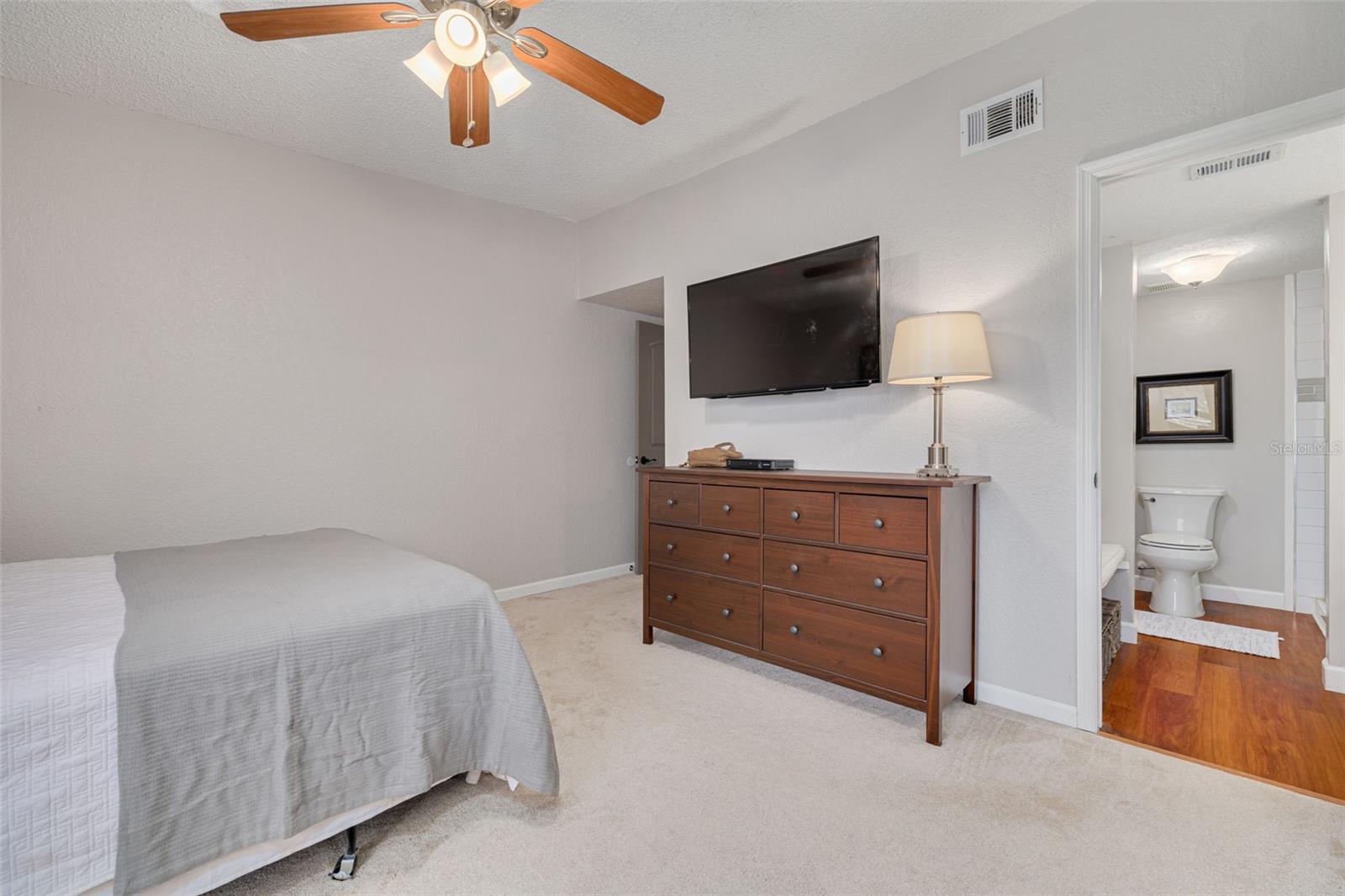 LAKE FOREST CONDO - Residential