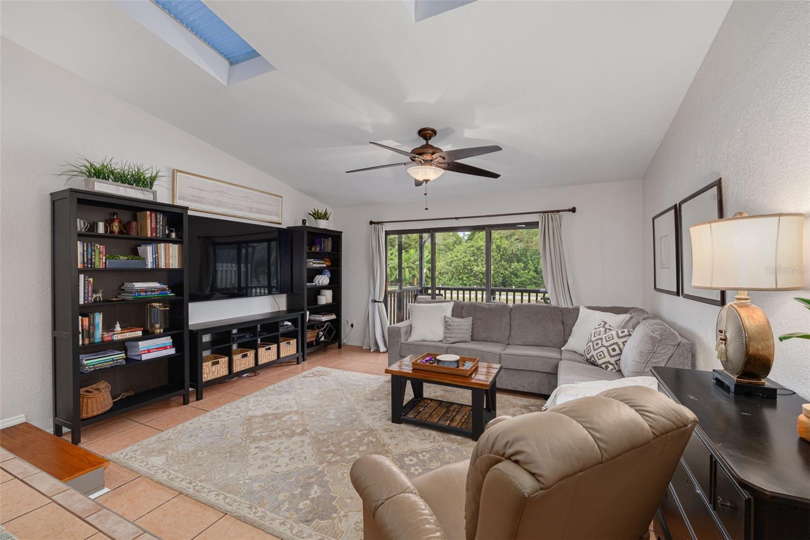 LAKE FOREST CONDO - Residential