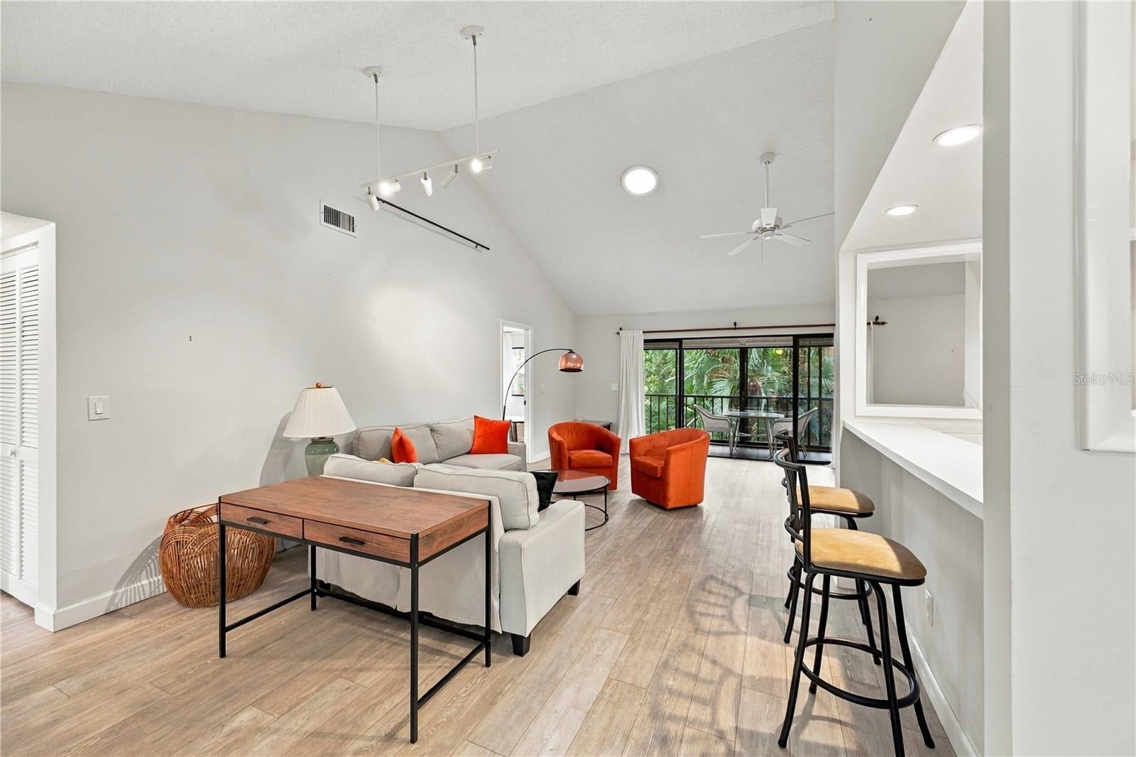1711 PELICAN COVE ROAD 443, SARASOTA, FL, 34231 3 1711 PELICAN COVE ROAD 443